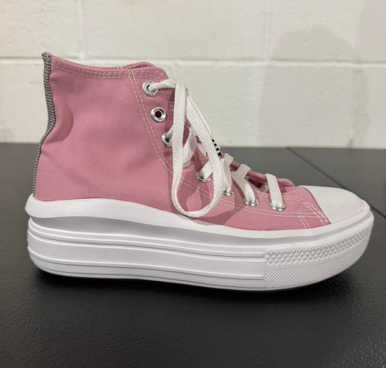 Converse All Star Chuck Taylor Pink For Women Size 7 Brand New. No box.