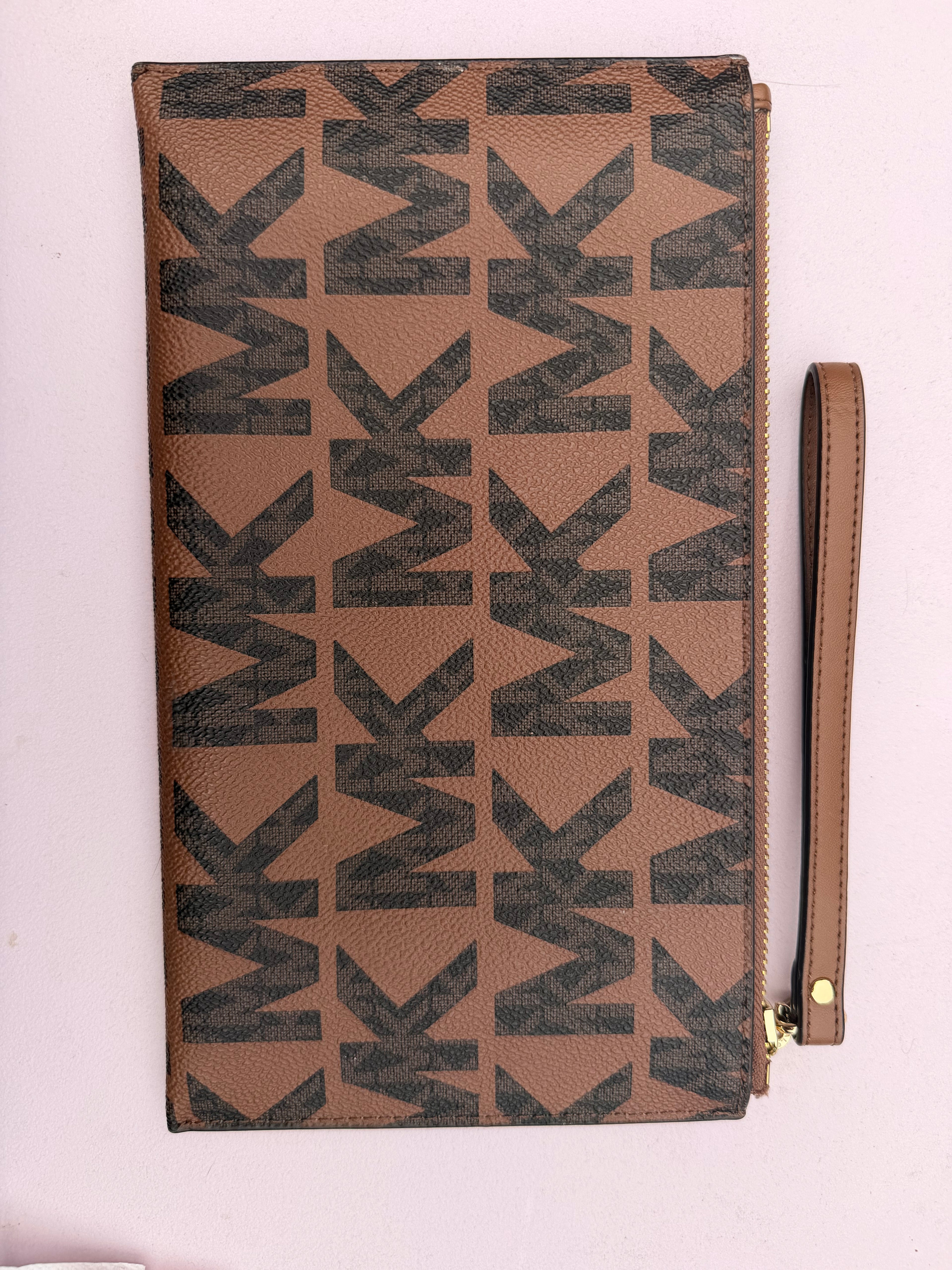 Michael Kors Wristlet