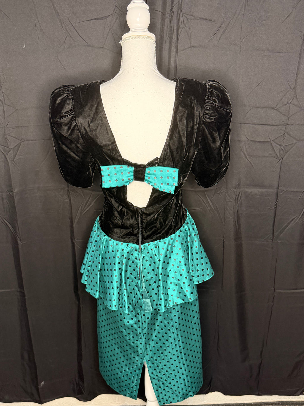 Vintage 1980s Evenings By Pantagis Party Dress Velvet Top/satin Polka Dot Bottom. Bow detail on back. No size on tag but fits like a medium. Slight ripping at seam in photo