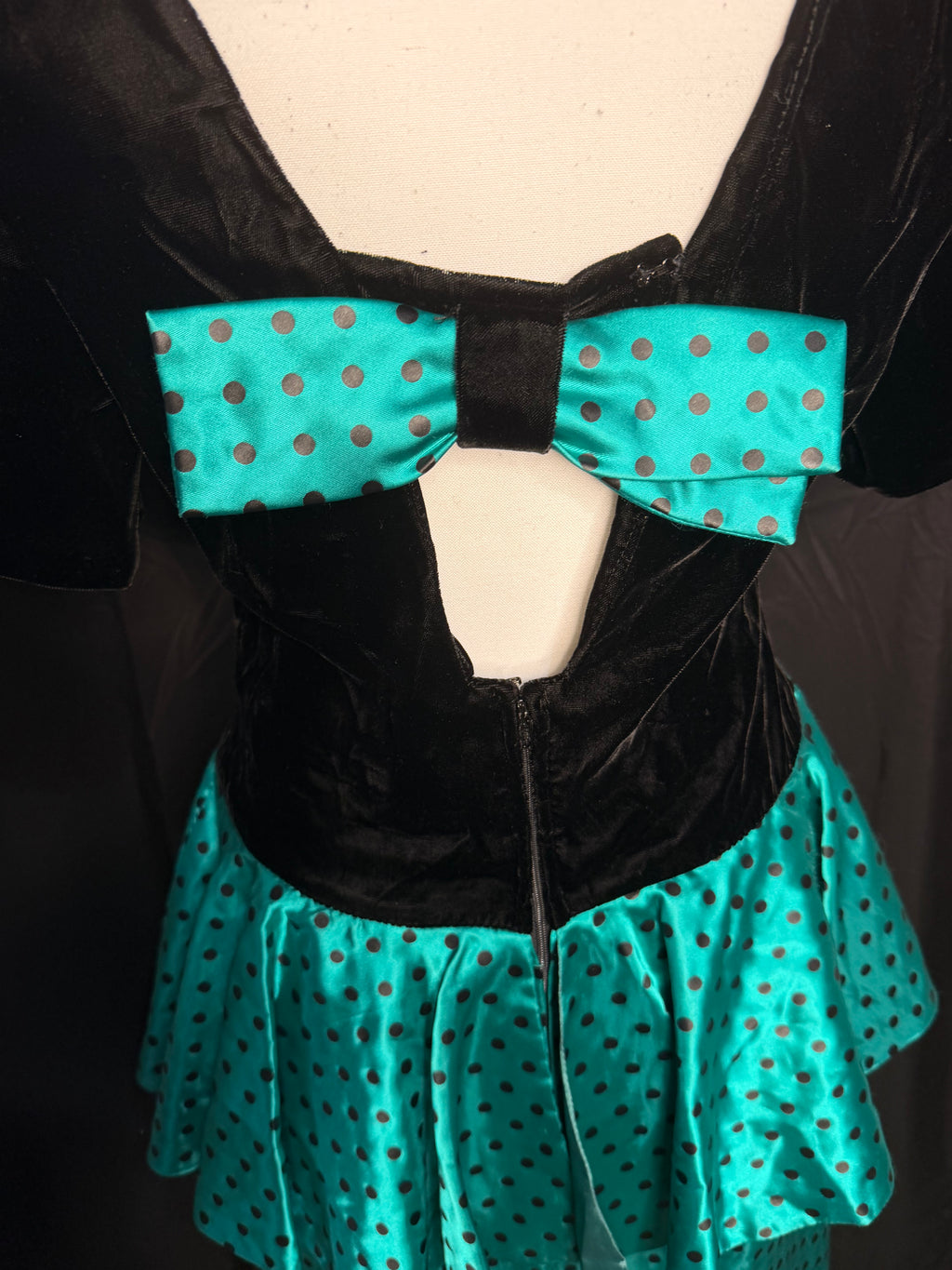 Vintage 1980s Evenings By Pantagis Party Dress Velvet Top/satin Polka Dot Bottom. Bow detail on back. No size on tag but fits like a medium. Slight ripping at seam in photo
