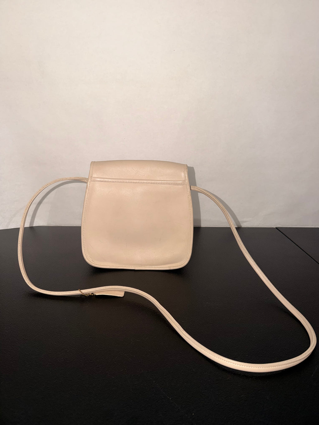 Vintage Coach Lindsey Crossbody Bag In Off White