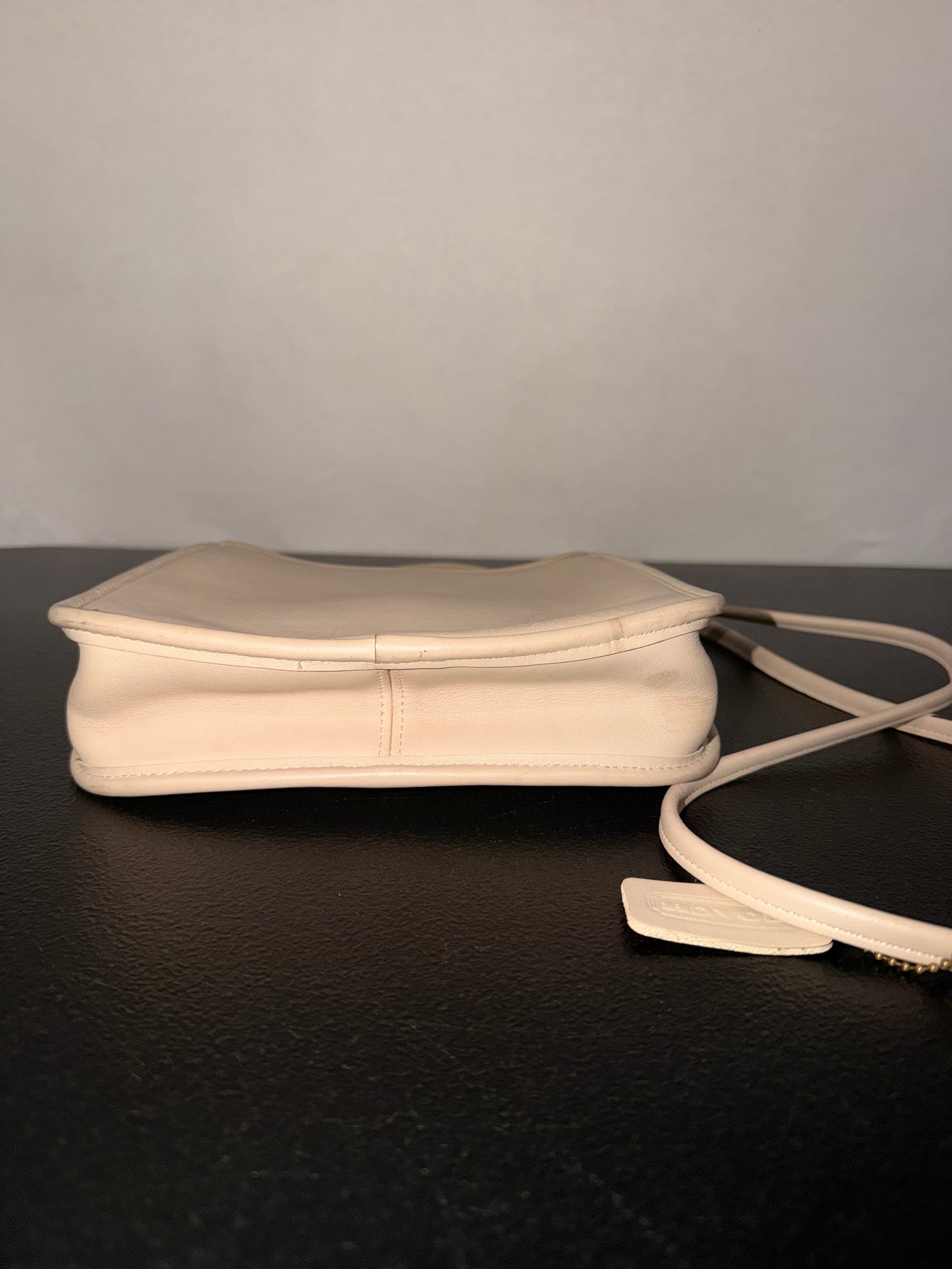 Vintage Coach Lindsey Crossbody Bag In Off White